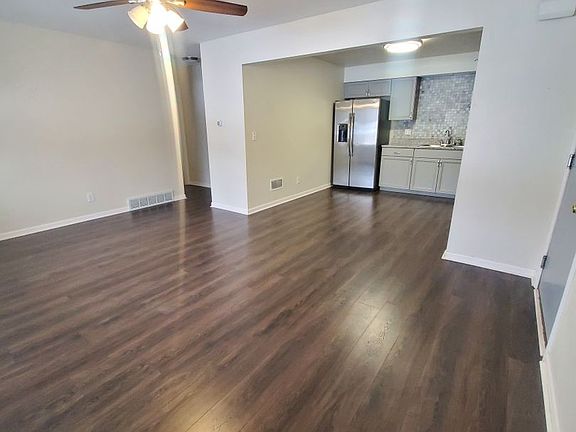 2nd image of 3116 Meriday Ln #8