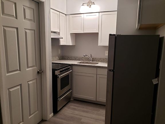 5th image of 111 SW Madison Cir N APT 207