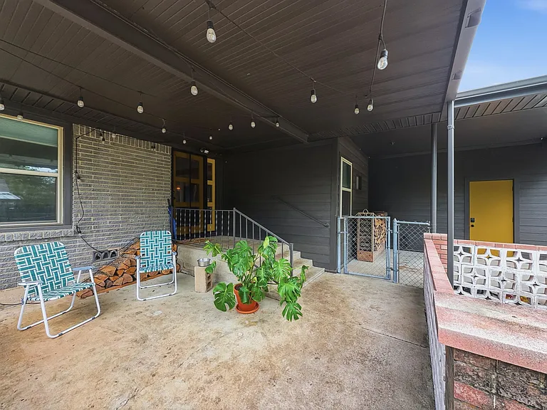2137 Lenamon St — Photo 21