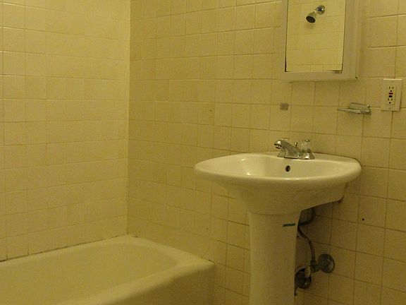 5th image of 1220 14th Ave APT 108