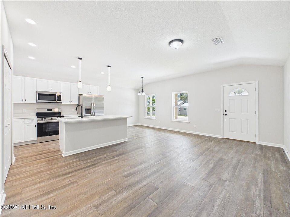 1st image of 116 MOSELEY Avenue