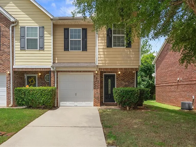 255 Magnolia Gardens Walk — Photo 1