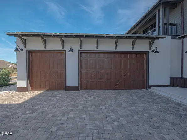 158 Lake Merial Blvd, Southport, FL 32409