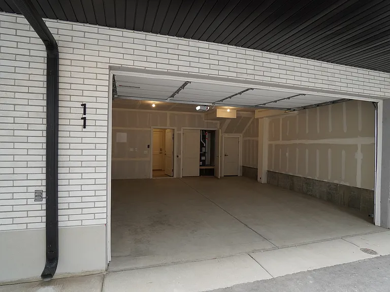 2925 S Highway 89 #11 — Photo 9