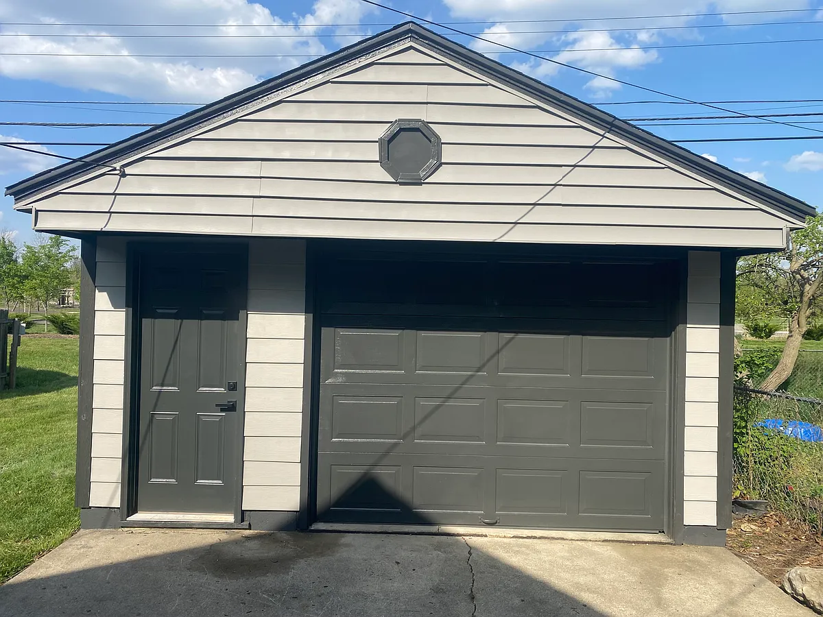 Building Photo - 2528 Acorn Dr