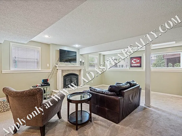 4904 W 157th St — Photo 28