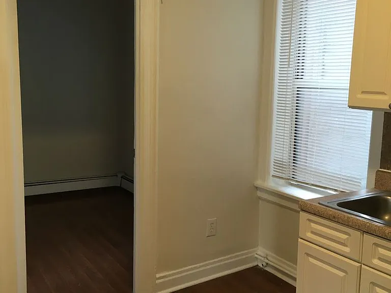 251 Beacon Ave — Photo 9