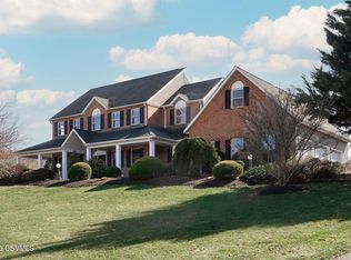 5 Field Of Dreams Ln, Lewisburg, PA 17837