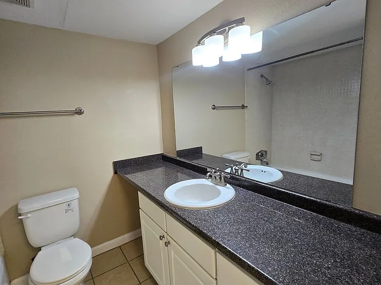 507 NW 39th Rd #106 — Photo 25
