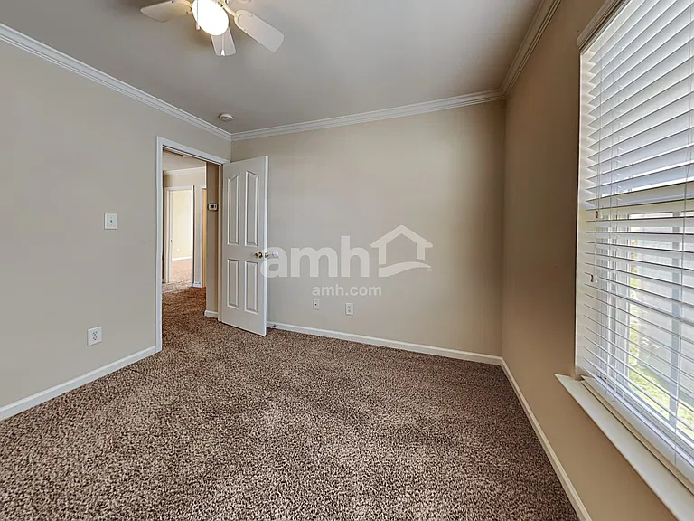 2528 Ingleside Dr — Photo 13