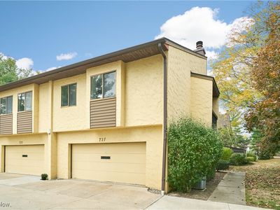 727 Hampton Ridge Dr, Akron, OH, 44313