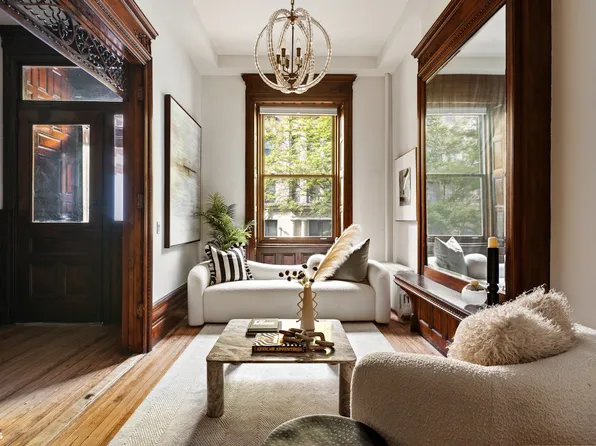 221 West 113th Street image 2 of 15