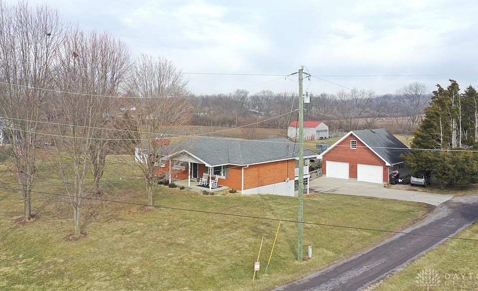 1st image of 3963 N 1st St