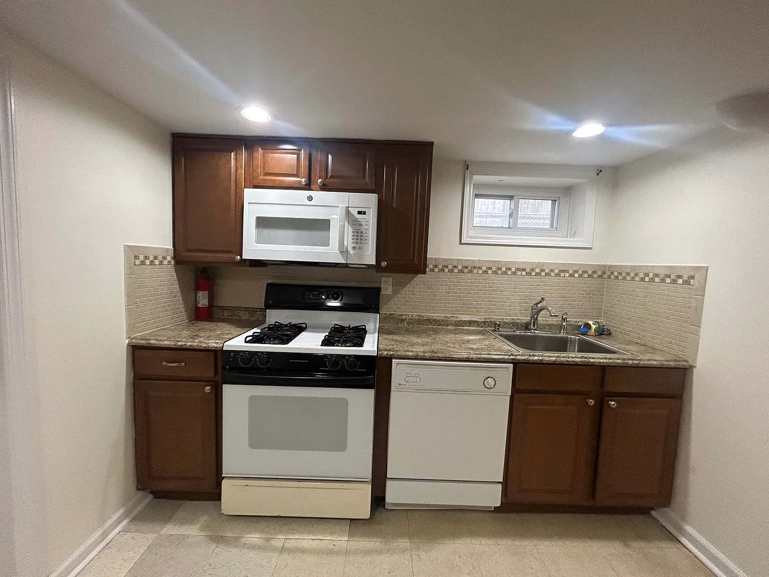 1 bed, $2,000 — Photo 1