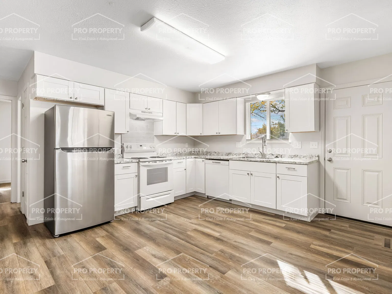 2 bed, 921 sqft, $1,970 — Photo 1