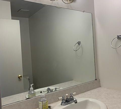 5th image of 1056 Greenhills Dr