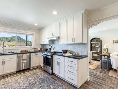 911 University Street, Healdsburg, CA, 95448