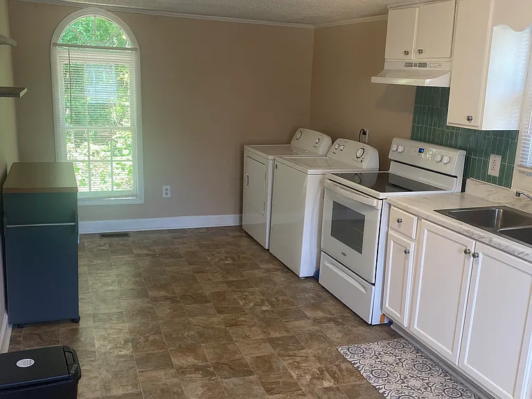 2916 Evans Rd — Photo 4