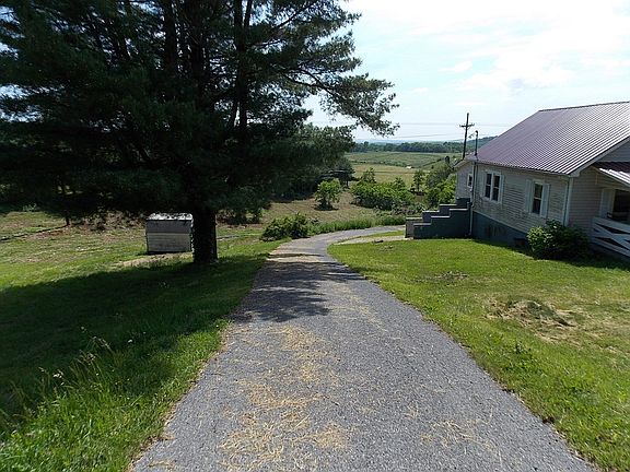 3rd image of 3893 Fancy Gap Hwy