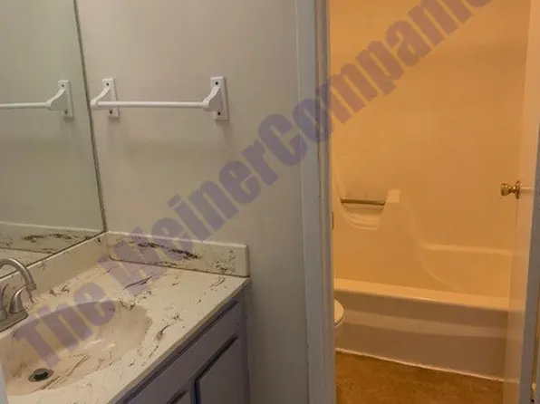 1911 Melrose Dr APT B, Champaign, IL 61820