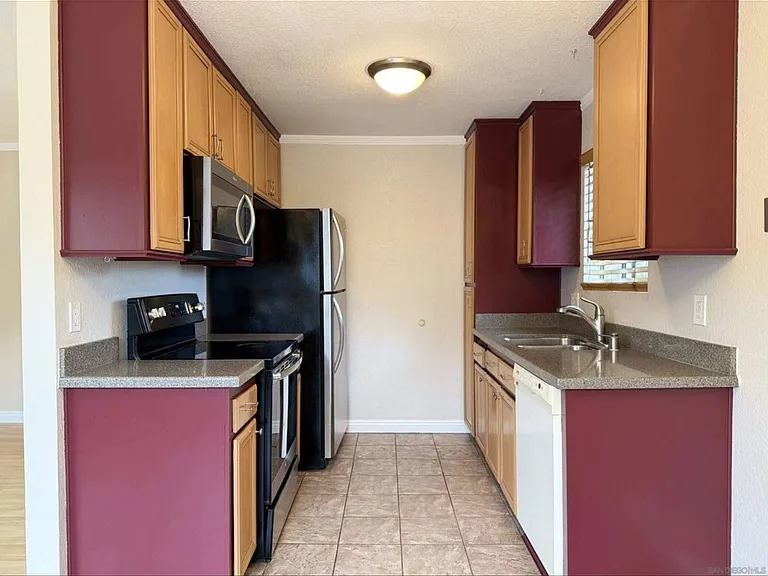 11175 Kelowna Rd #7 — Photo 13