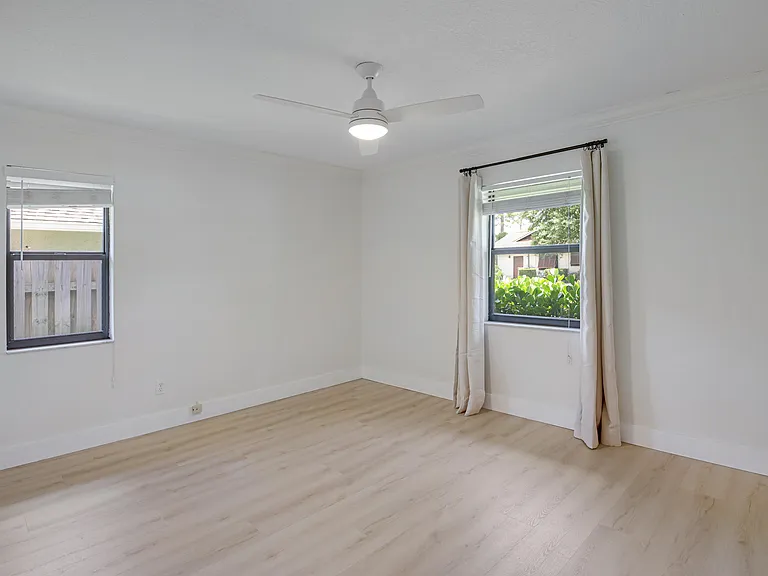 542 Indigo Ave — Photo 21