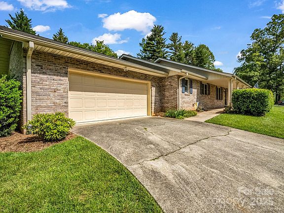 3rd image of 209 Daniel Dr