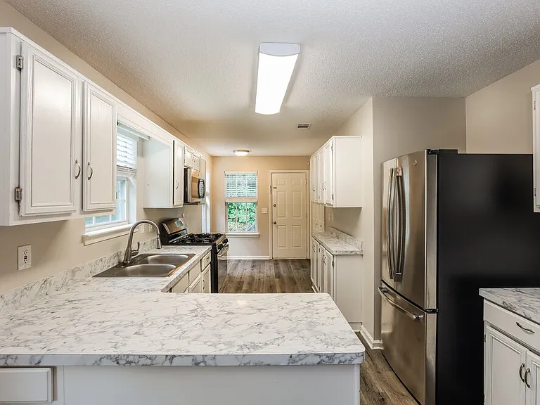 1310 Waterton Trl — Photo 6