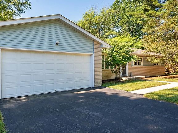5th image of 1708 E Windsor Dr