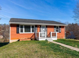 5 Bessie Weller Dr, Staunton, VA 24401