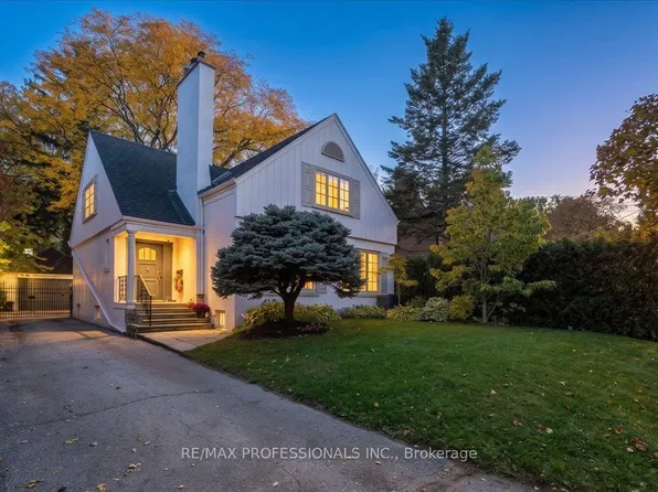 83 King Georges Rd, Toronto, ON M8X 1M1