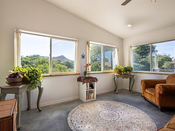 3rd image of 480 Hawthorn Drive