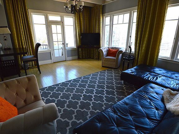 5th image of 360 W Ocean Blvd #902-1