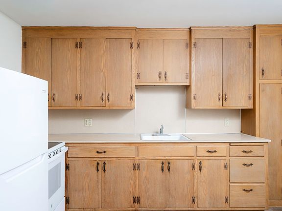 4th image of 2709 Park Ave APT 208