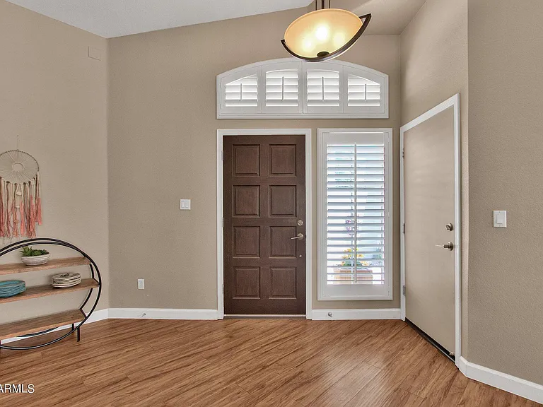 1138 E Amberwood Dr — Photo 7