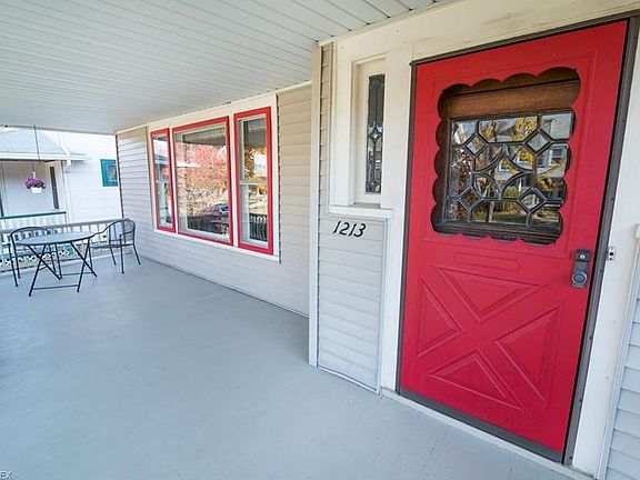 3rd image of 1213 Andrews Ave