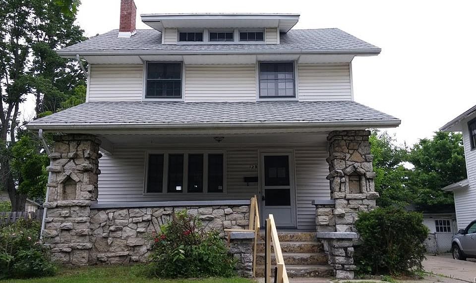 1st image of 129 W Parkwood Dr