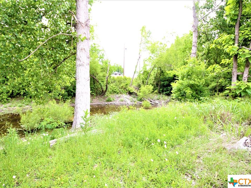 1st image of 216 Latham Cir
