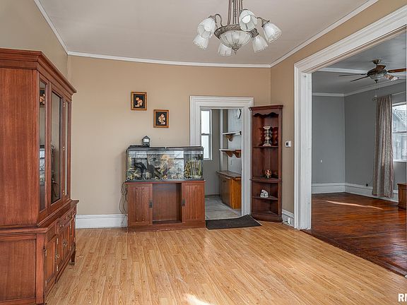 4th image of 2202 Pershing Blvd