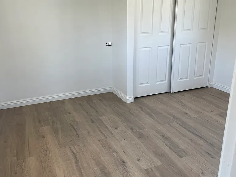 260 N Lyon Ave #95 — Photo 2
