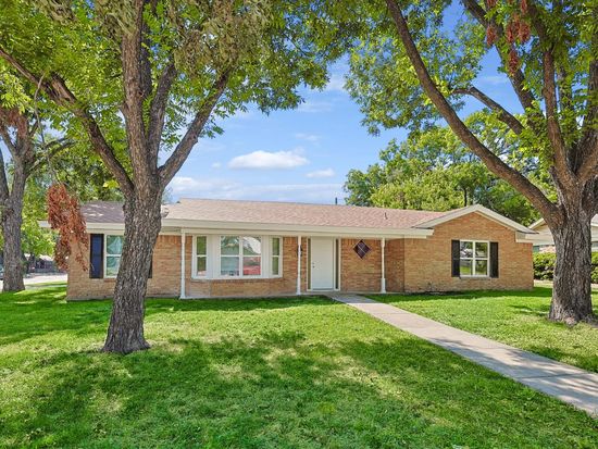 1718 Barton Dr, Arlington, TX 76010