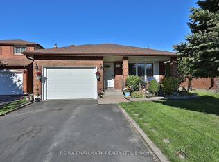 944 William Booth Cres, Oshawa, ON L1G 7N4