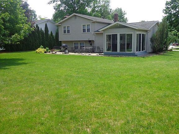3rd image of 347 Scala Dr