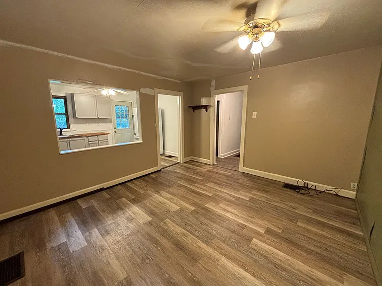 655 Beatty Rd — Photo 15