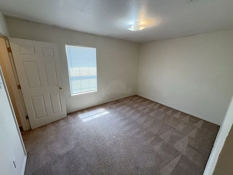 3307 Barcelona, Killeen — Photo 15