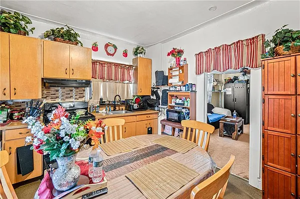 Sold by Tiger Realty | media 4