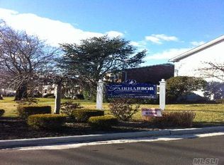 57 Fairharbor Dr, Patchogue, NY 11772