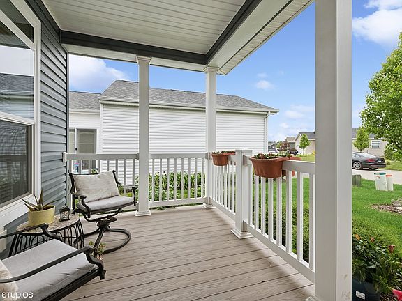 2nd image of 1417 Scenic View Ln