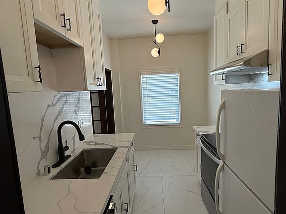 2nd image of 2501 Hearst Ave #104