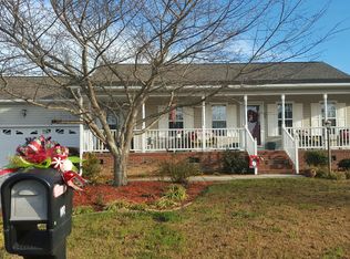 102 Greenwich Ct, Dunn, NC 28334